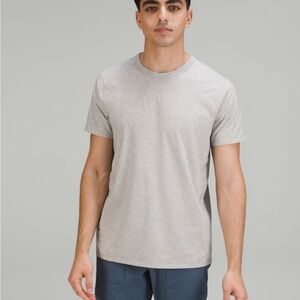 Lululemon Fundamental Shirt L Grey Lightweight Short Sleeve T Shirt Mens